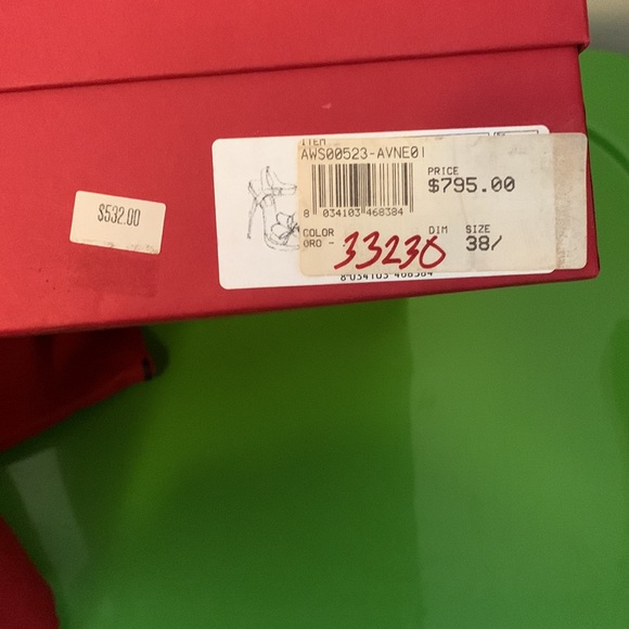 BRAND NEW Women’s Valentino Garavani Red Size 7 High Heels Box and Dust Bag - Picture 12 of 13
